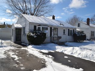 165 Ashwood Dr, Rochester, NY 14609