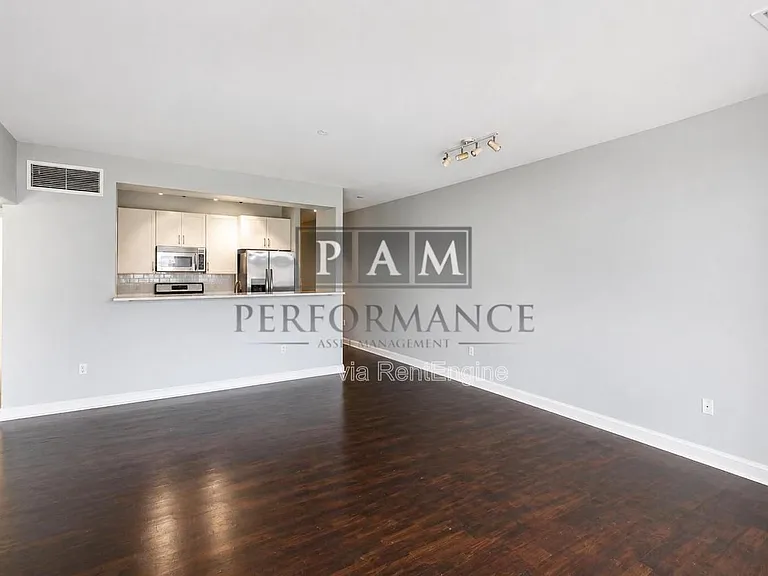 1905 N Water St #205 — Photo 4