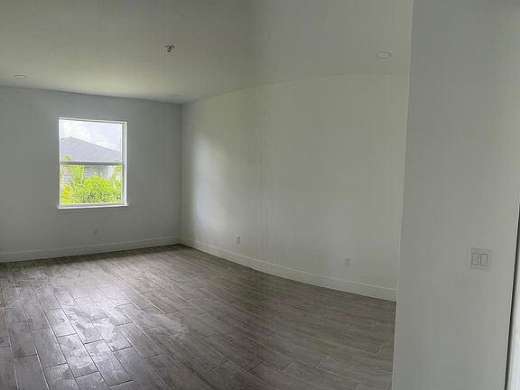 4th image of 136 Lomas Rd Road