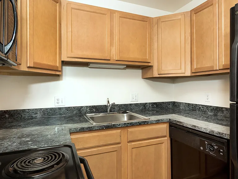 2425 Torquay Ave #204 — Photo 11