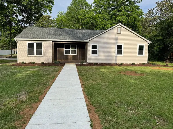 556 McCord St, West Point, MS 39773