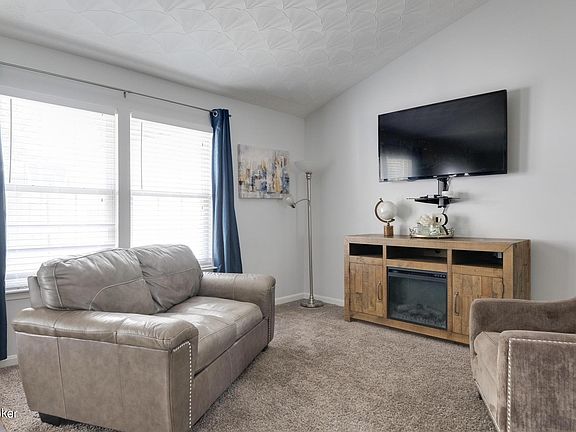 2nd image of 3103 Pine Trace Ct