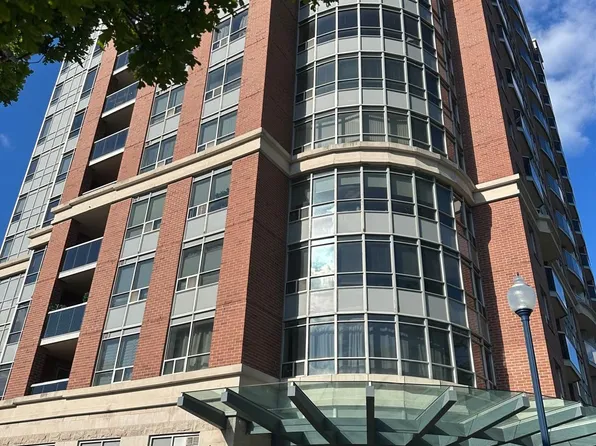 8 McKee Ave #201, Toronto, ON M2N 7E5