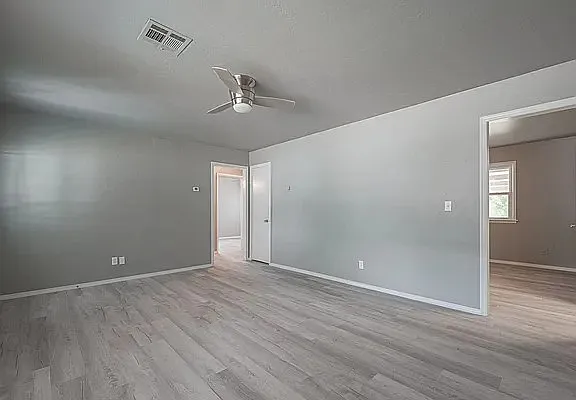3 bed, 800 sqft, $1,100 — Photo 4