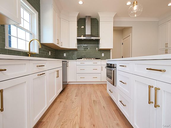 5th image of 104 Maeder Avenue
