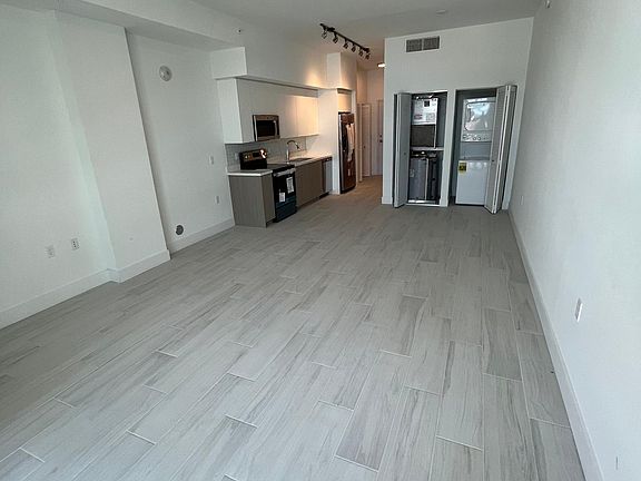 3rd image of 529 E Dania Beach Blvd #2