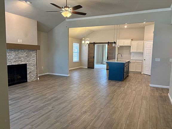 3rd image of 2217 Arcady Ave