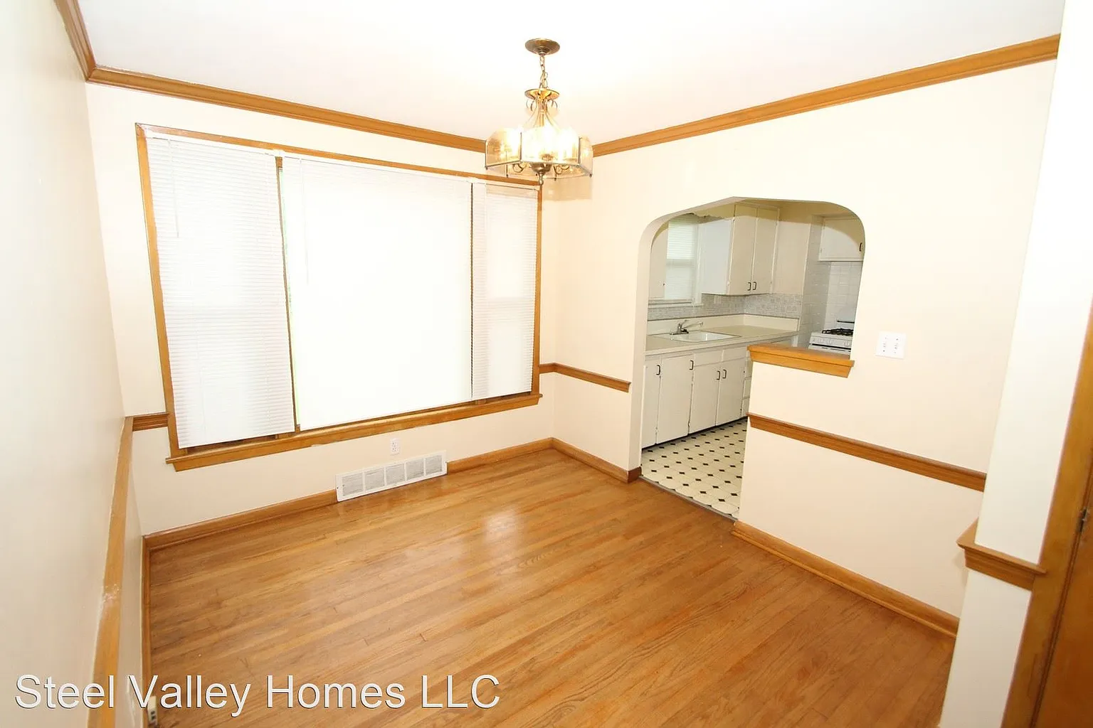 4546 Grover Dr photo 1