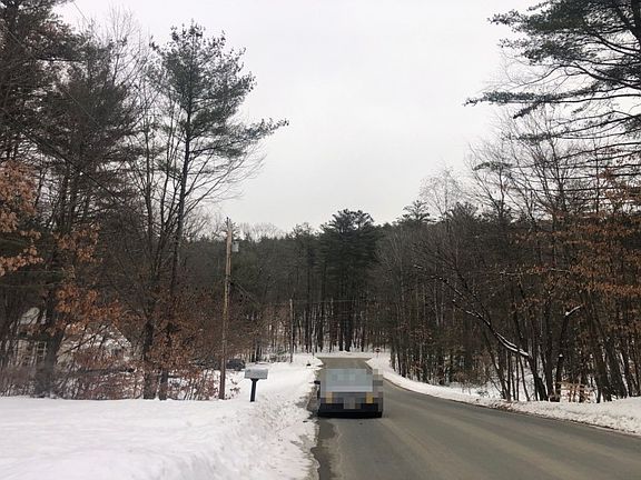 5th image of 8 Carpenter Dr