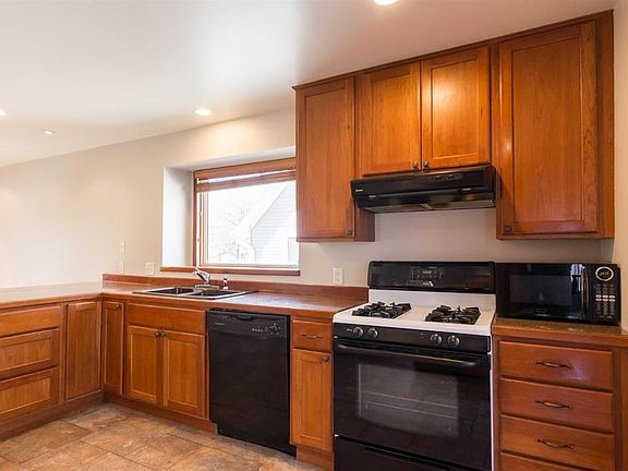 5th image of 709 Indianola Dr