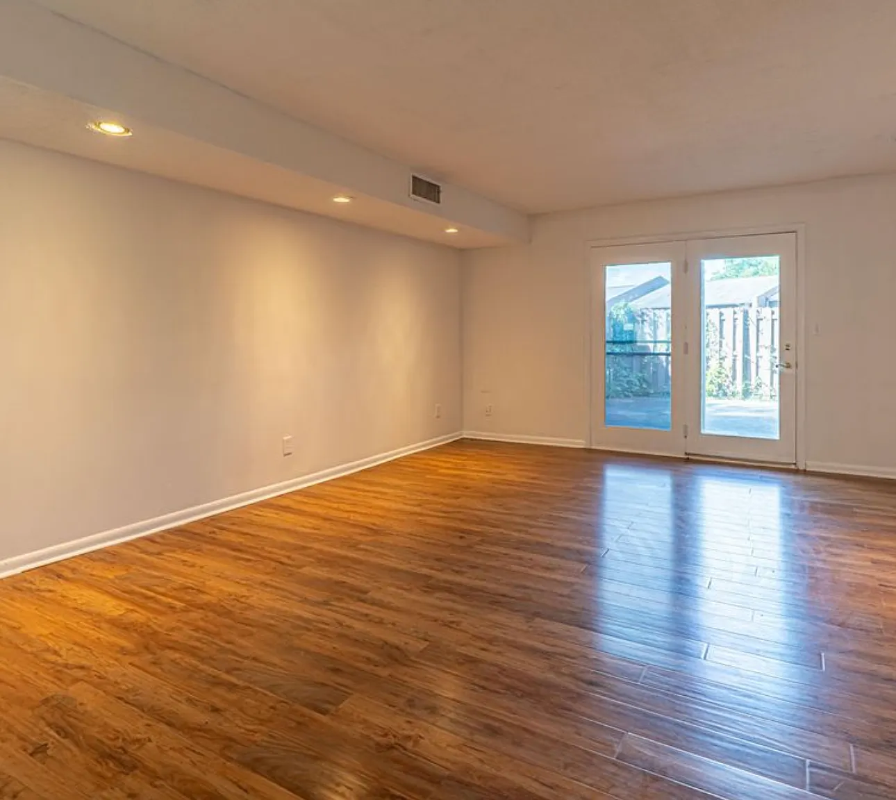 2 bed, 1098 sqft, $1,200 — Photo 3