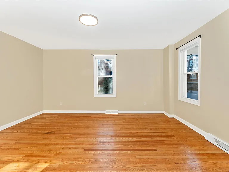Dining Room / Bonus Room