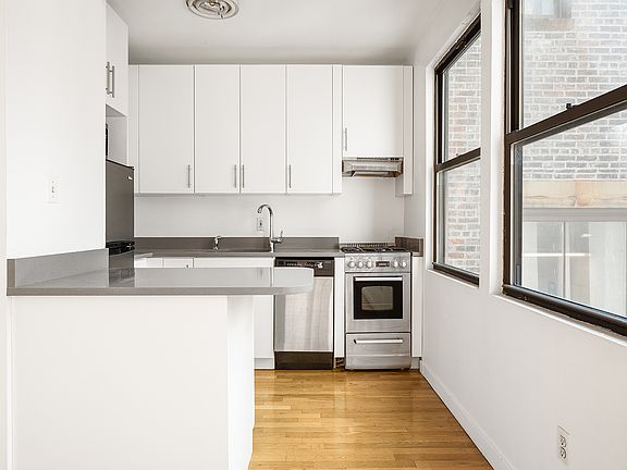 4th image of 20 E 14th St APT 5R