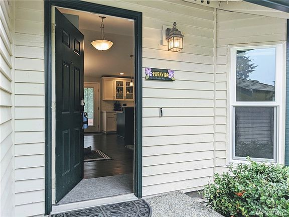 2nd image of 13010 NE 137th Pl