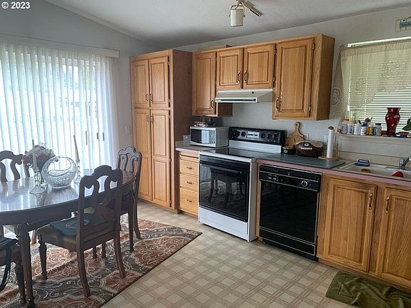 2nd image of 2232 42nd Ave SE Unit 102