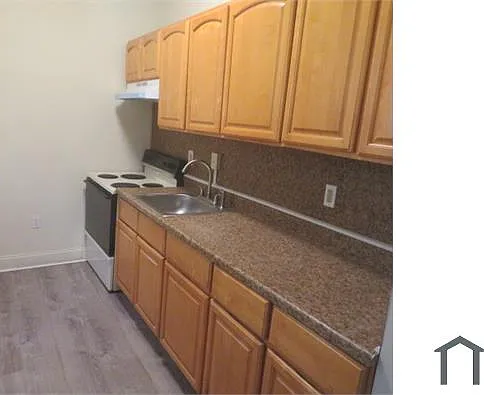 1515 W York St — Photo 1