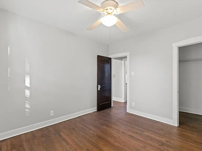 2520 W Belle Plaine Ave #1 — Photo 6