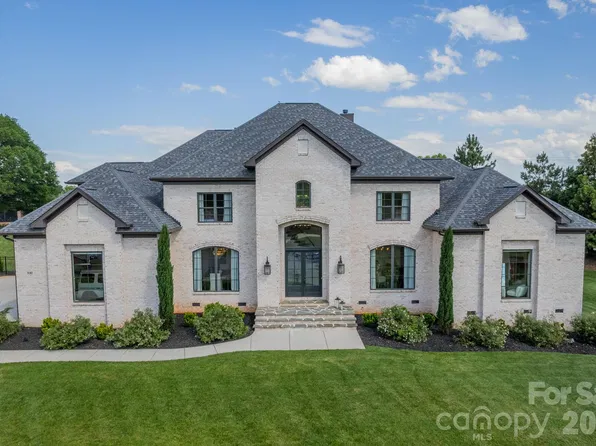 8102 Rolling Fields Rd, Mint Hill, NC 28227
