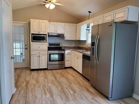 3rd image of 4840 Shasta Dr