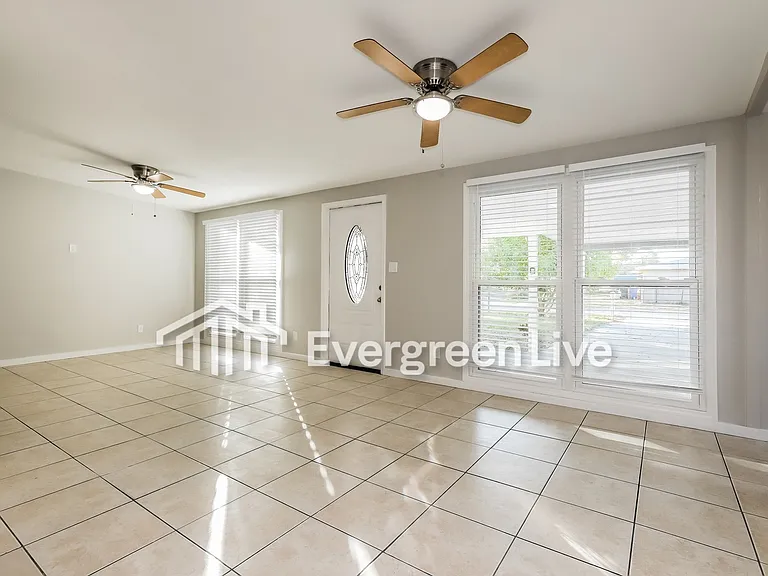 7006 Robindale Rd — Photo 4