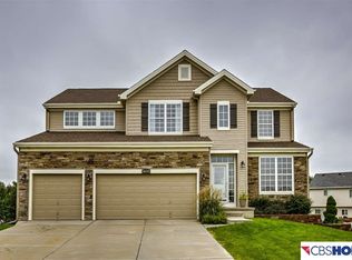 16115 Woodcrest Cir, Omaha, NE 68135