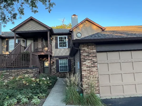 383 Sandhurst Cir APT 2, Glen Ellyn, IL 60137