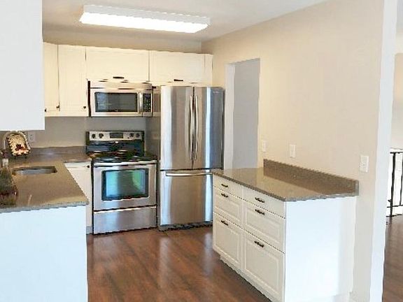 4th image of 4425 Churchill St