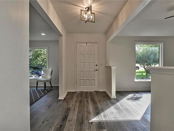 Beautiful entryway with tons of light.