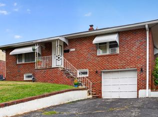 908 New Hope St, Norristown, PA 19401