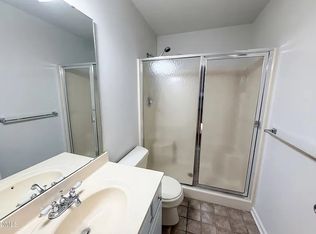 725 E Ivy Valley Dr, Fuquay Varina, NC 27526