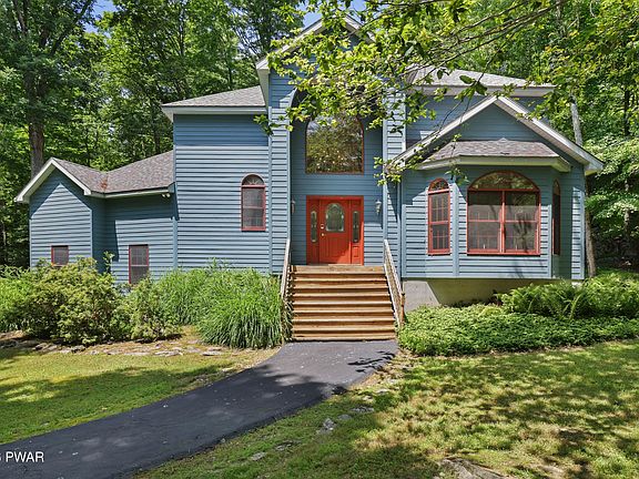 3rd image of 131 Shady Glen Dr