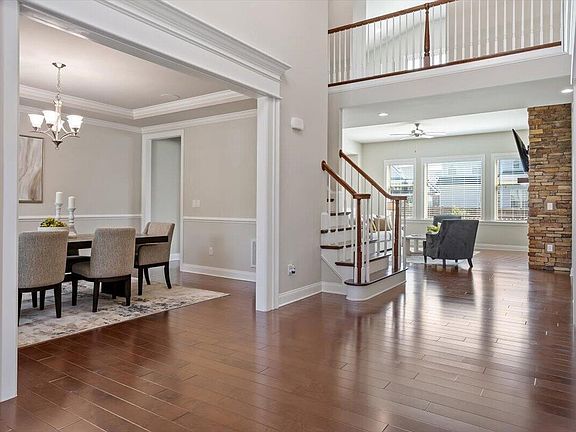 4th image of 207 Weddington Park Ln