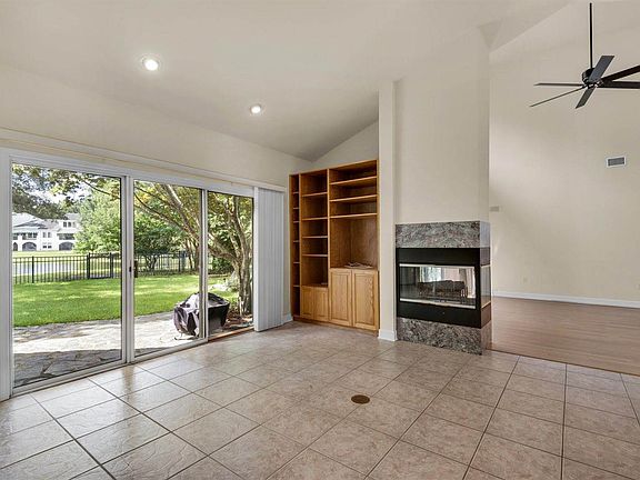 5th image of 1570 Hidden Lakes Ct
