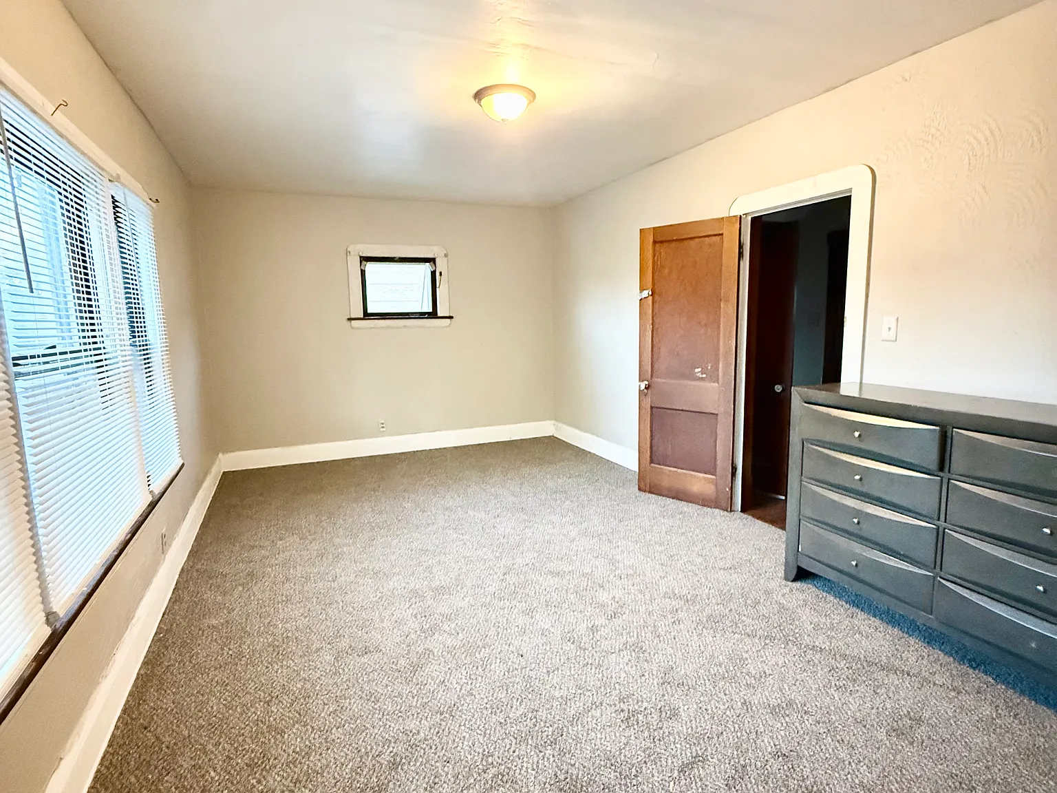 3 bed, 1600 sqft, $1,700 — Photo 3