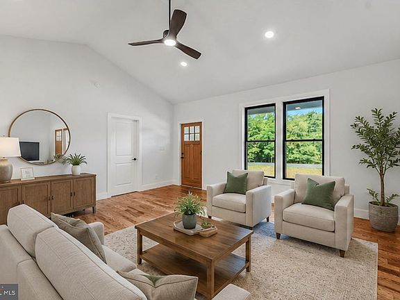 2nd image of 123 Jenkins Rd