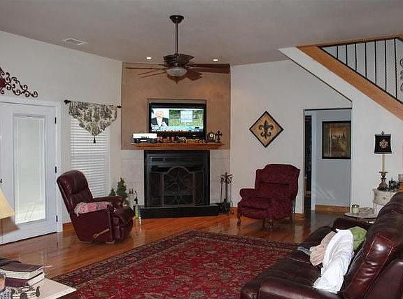2nd image of 203 Marlewood Dr