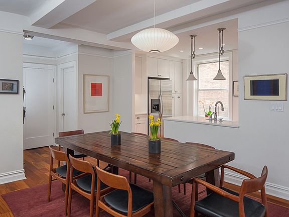 3rd image of 32 W 82nd St