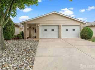 330 Quinton Dr #B, Monroe Township, NJ 08831