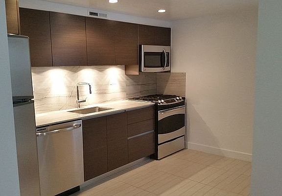 4th image of 41 Park Ave APT 5E