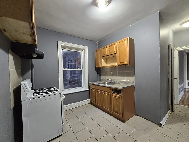 323 Park Ave #6A — Photo 3