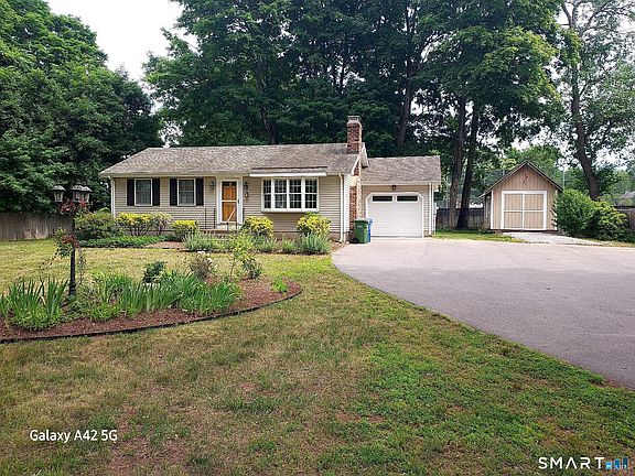 2nd image of 18 Maple Avenue