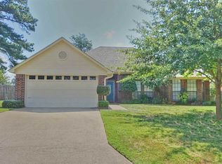 121 Eastline Rd, Wake Village, TX 75501