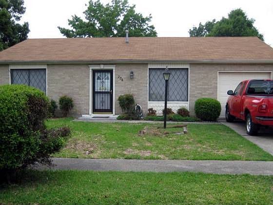 1st image of 206 Bienville Dr