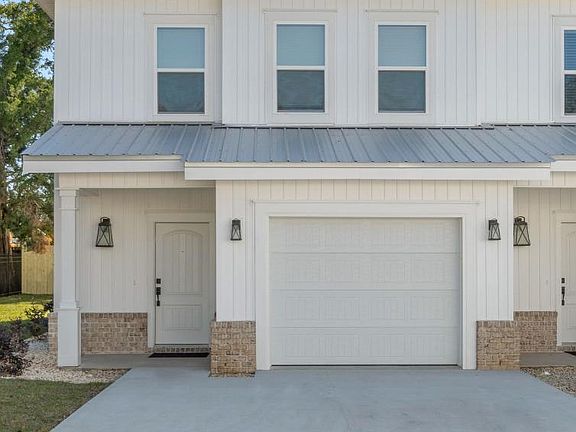 3rd image of 529 Hill Ln