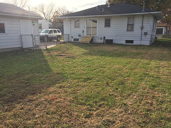 Fully Fenced Back Yard