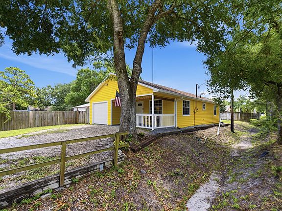 3rd image of 1845 SW 13th Pl Place SW