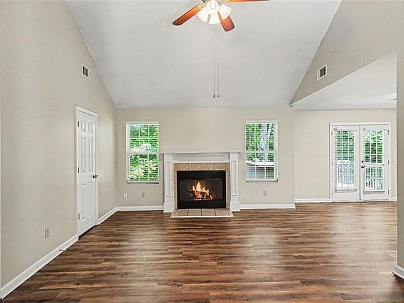 3rd image of 120 Beaverdam Ct