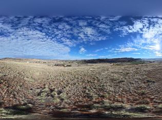 3 Red Ln, Thermopolis, WY 82443