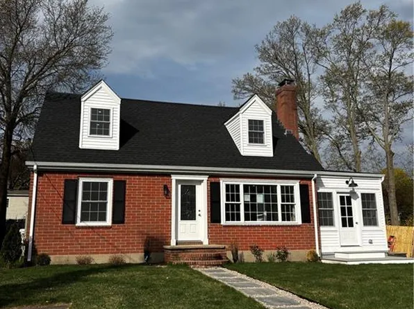 21 Rogers Rd, Warwick, RI 02888