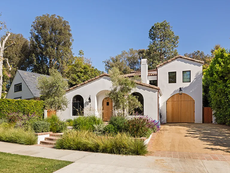 738 San Lorenzo St — Photo 5